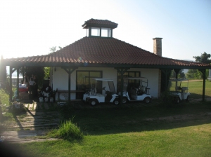 Terenul de golf Paul Tomita